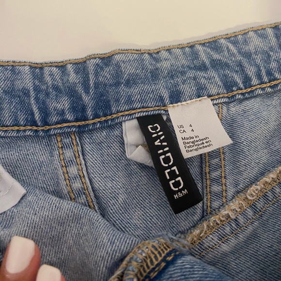 WOMENS DENIM SHORTS (H&M) - Picture 4 of 5